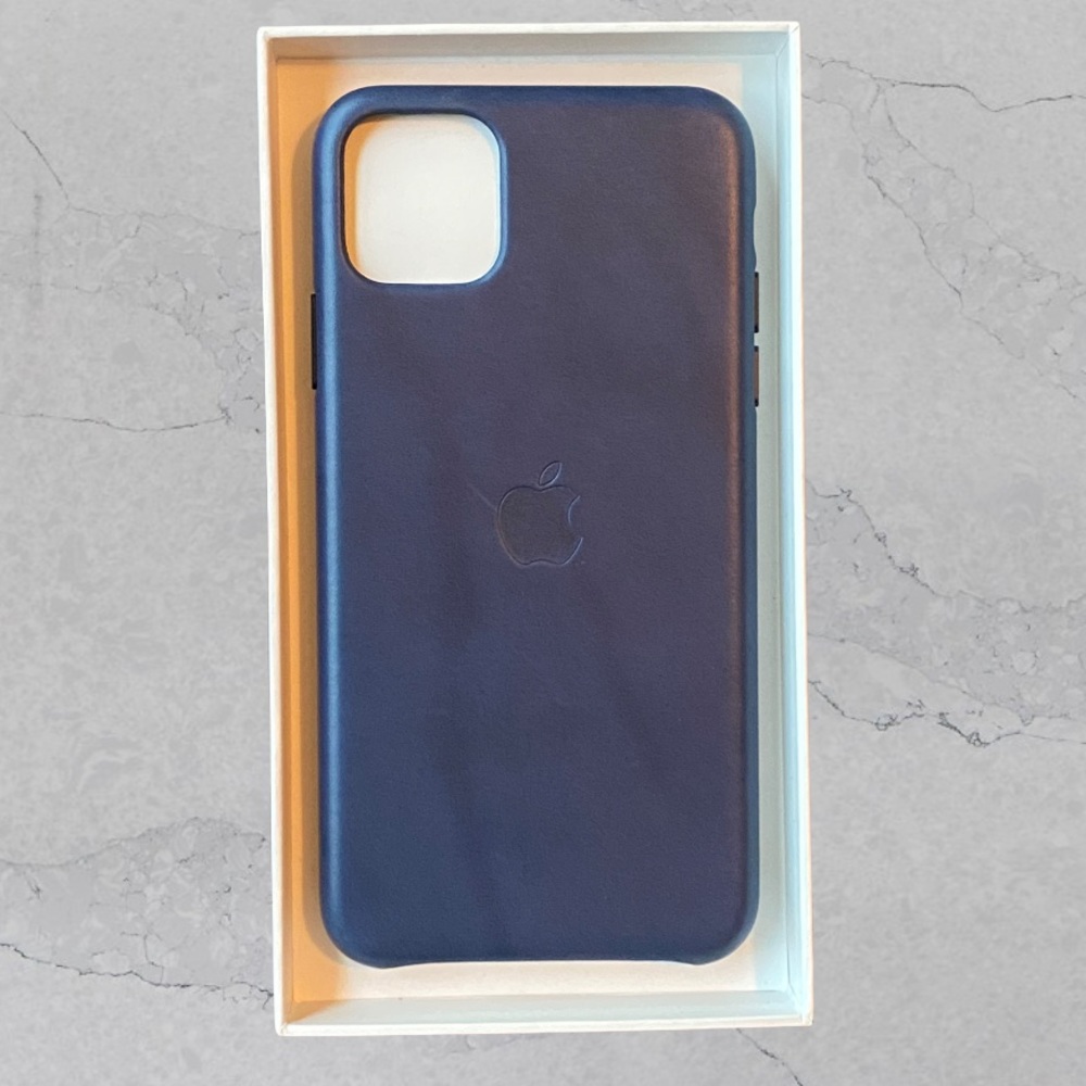 iPhone 11 Pro Max Natural Leather Case in midnight blue - Apple Phone Case